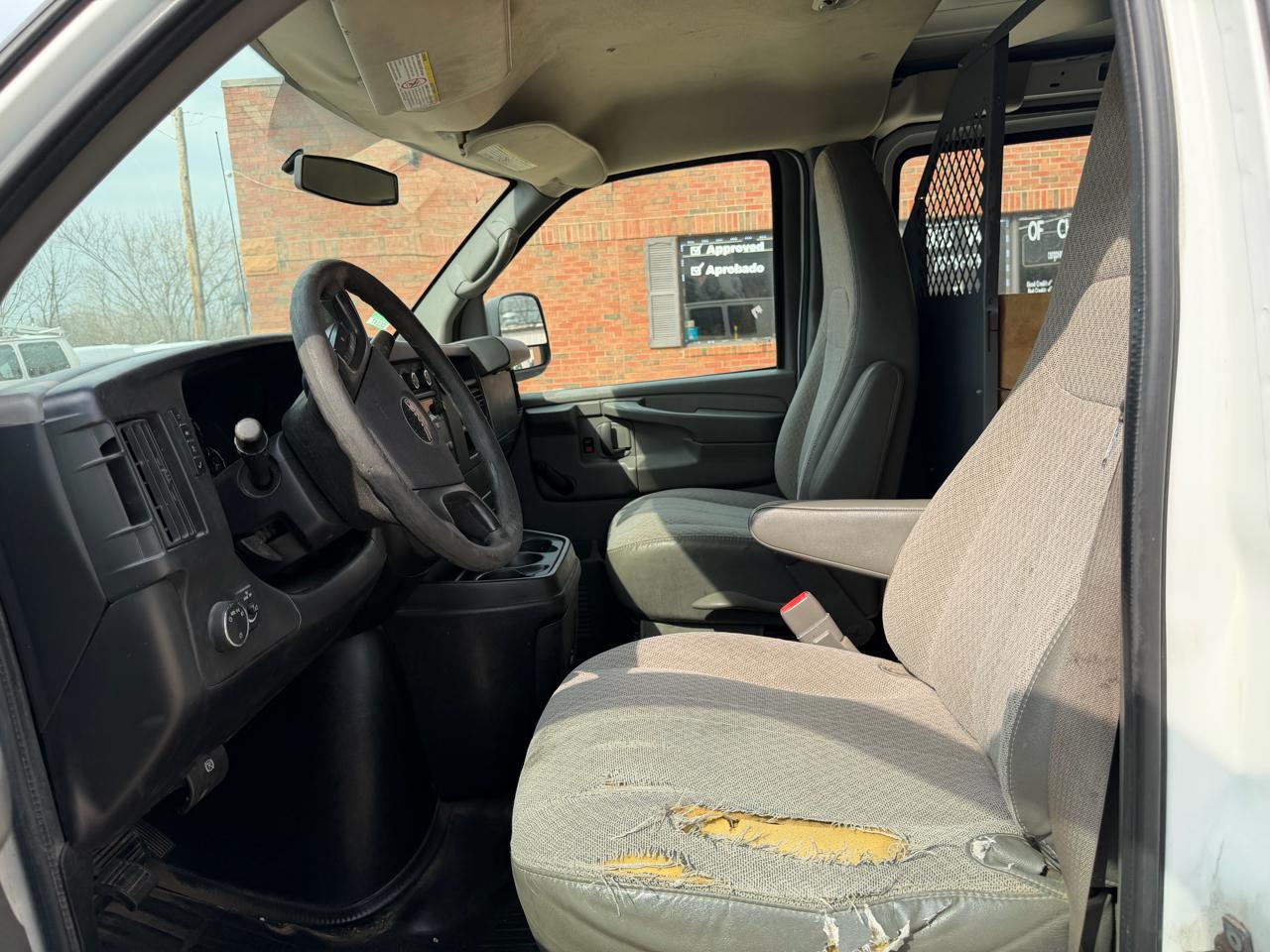 GMC Savana G3500 Extended Cargo 2012