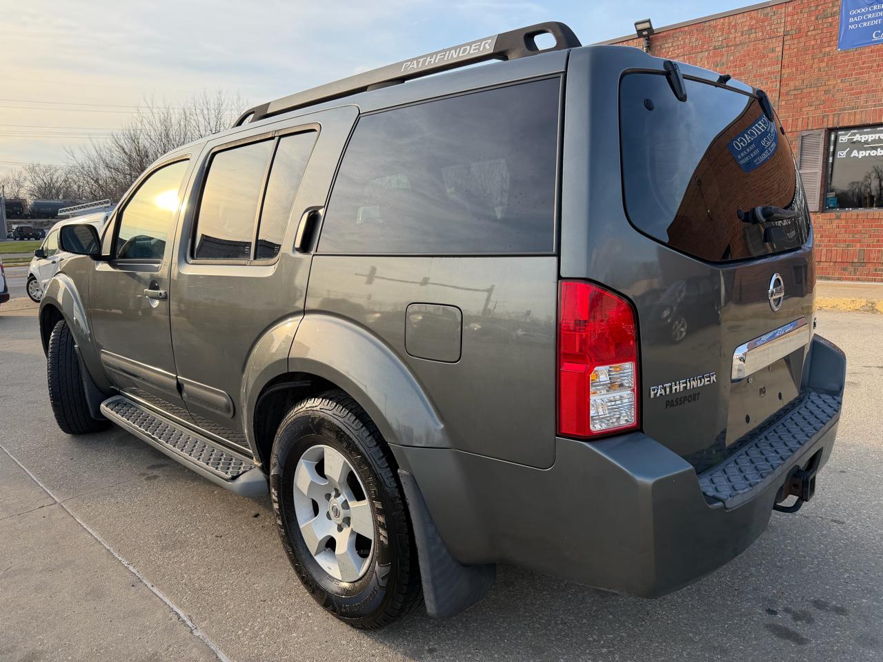 Nissan Pathfinder XE 4WD 2005
