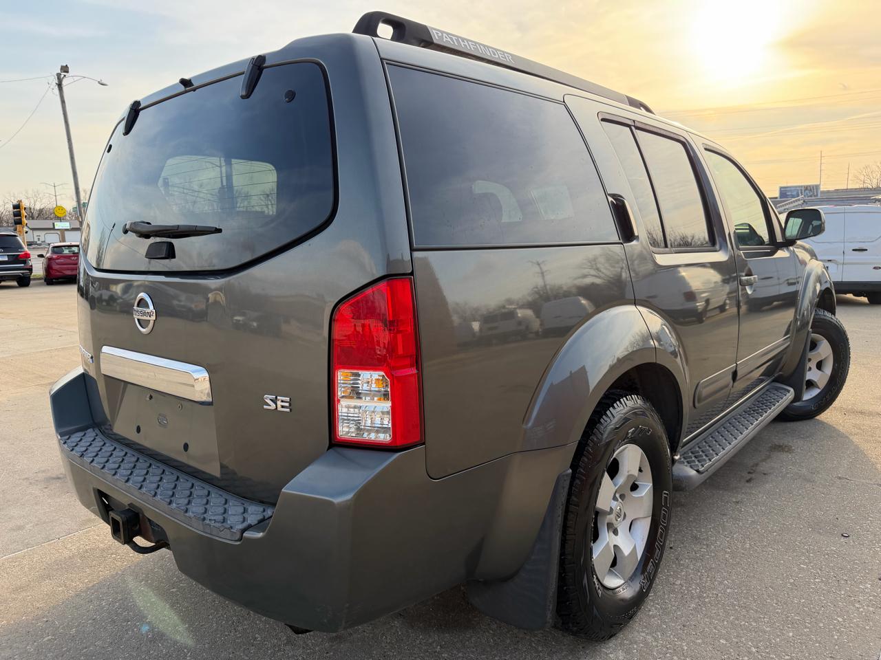 Nissan Pathfinder XE 4WD 2005