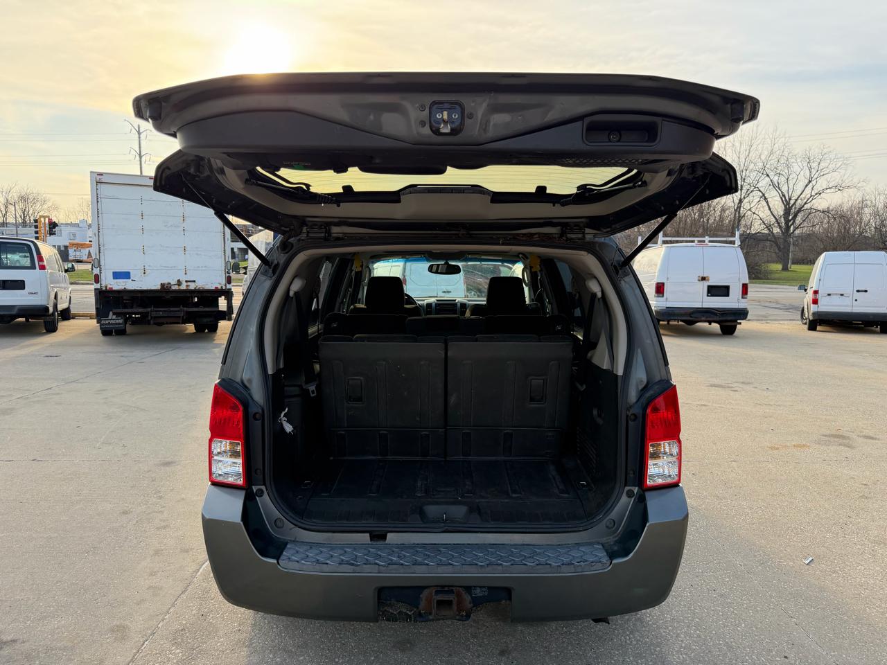 Nissan Pathfinder XE 4WD 2005