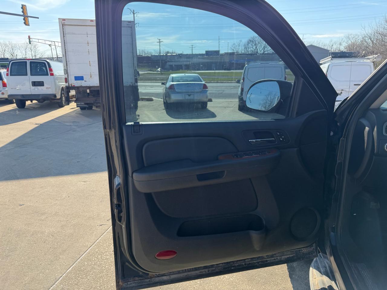 GMC Yukon SLE-1 4WD 2008