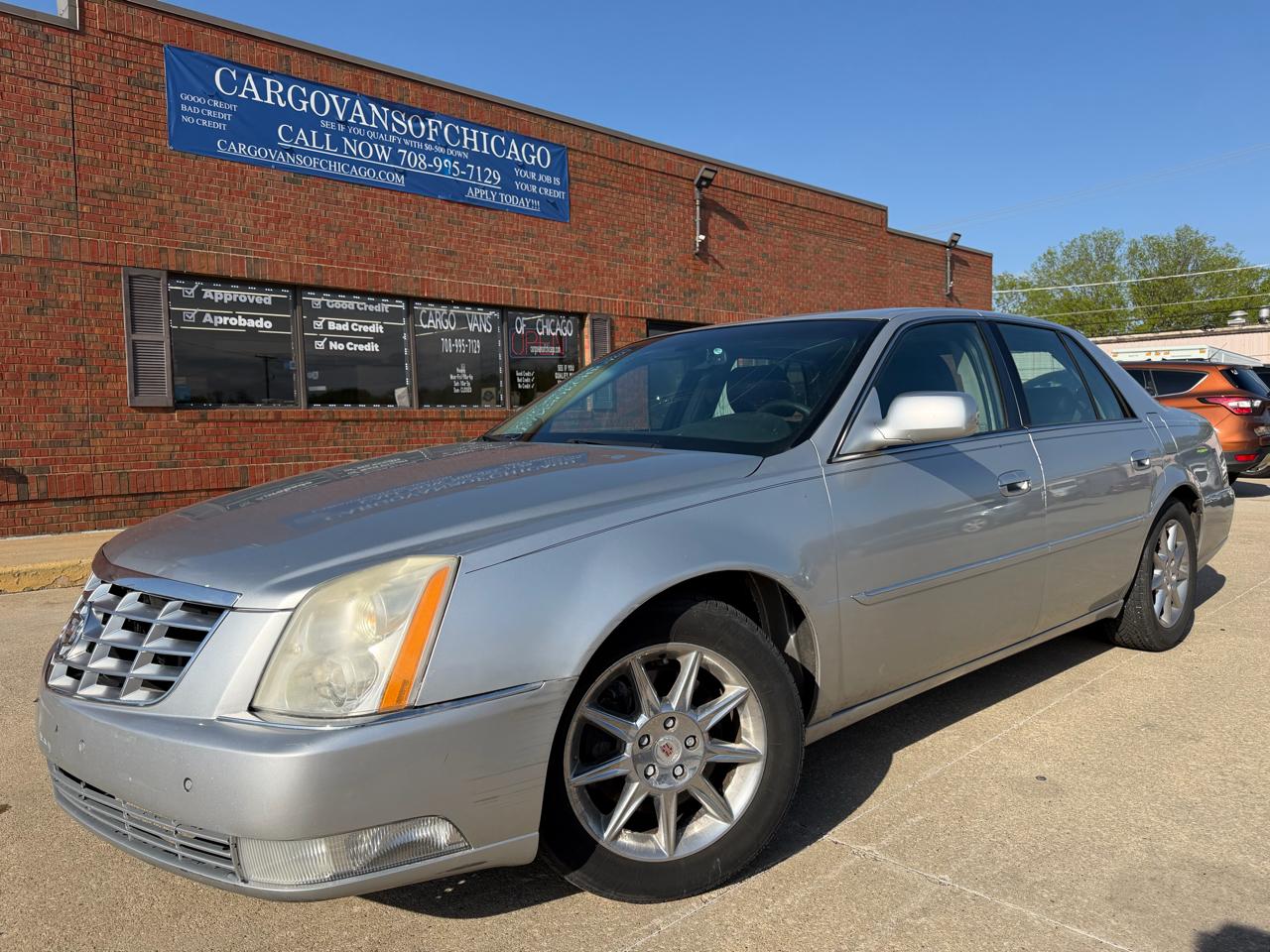 Cadillac DTS Luxury 2011