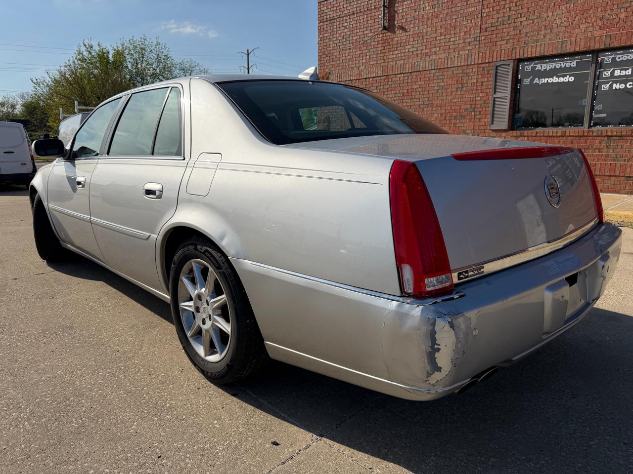 Cadillac DTS Luxury 2011