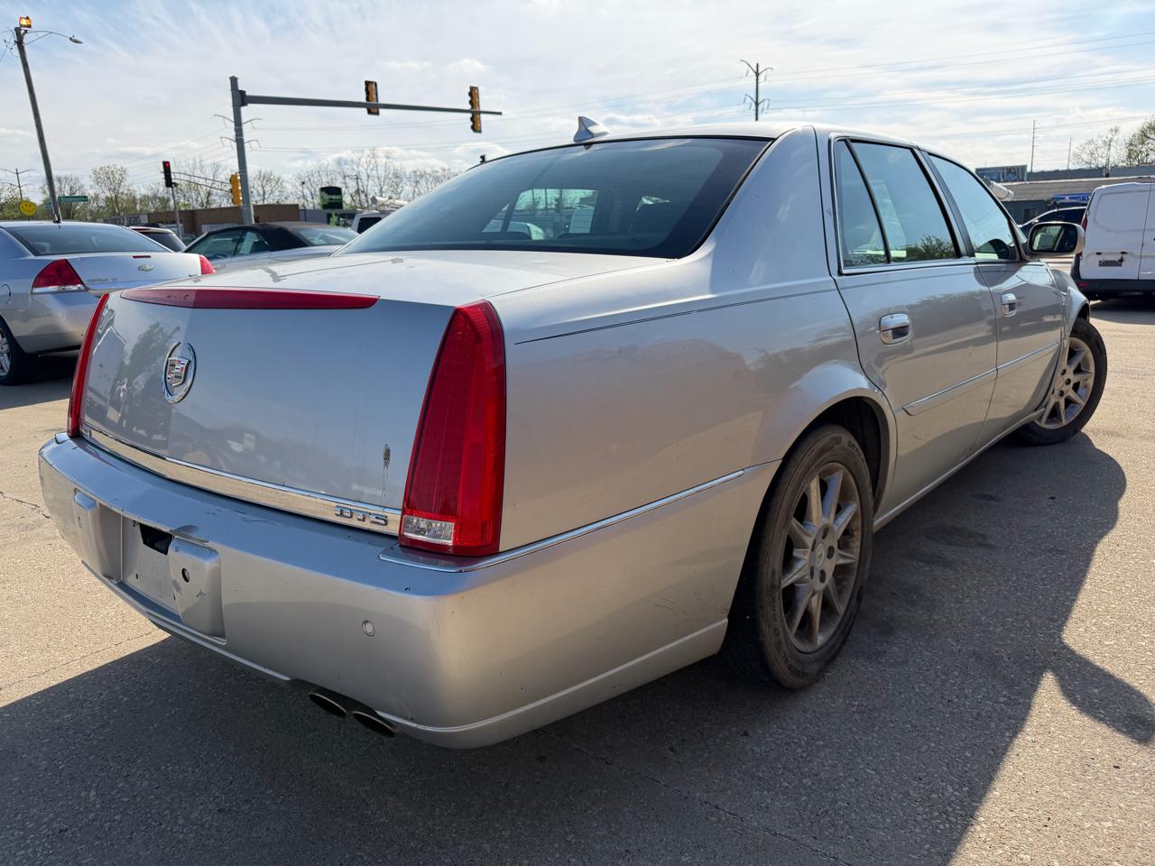 Cadillac DTS Luxury 2011