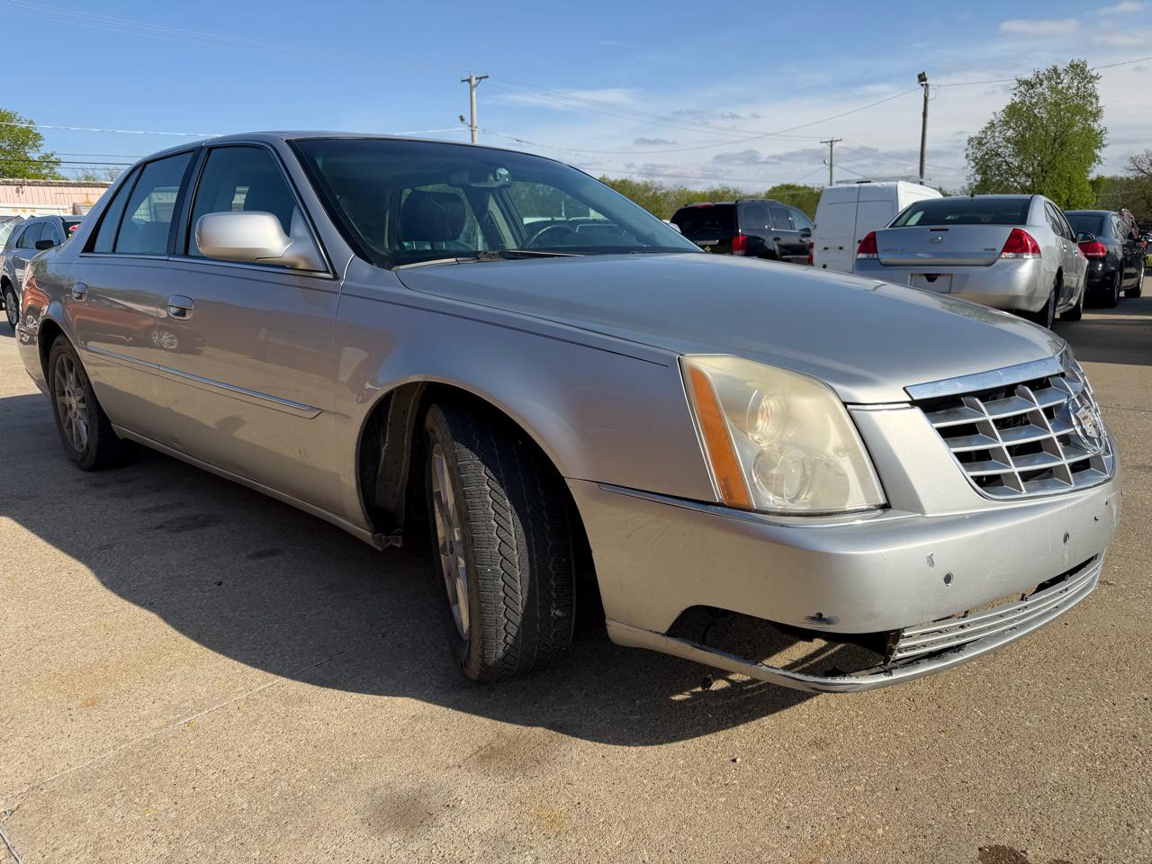 Cadillac DTS Luxury 2011