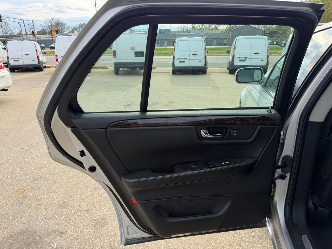 Cadillac DTS Luxury 2011