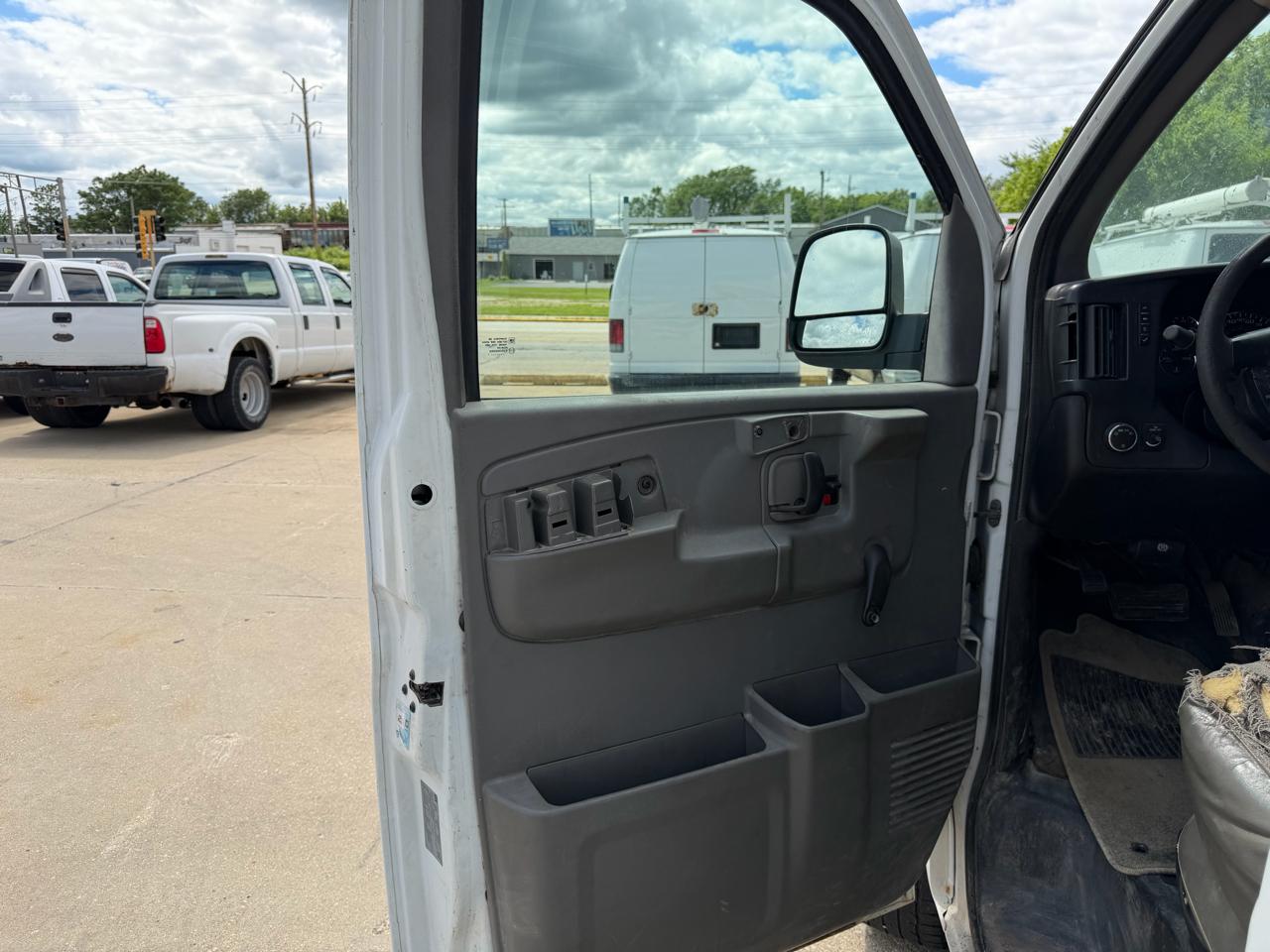 Chevrolet Express 3500 Cargo Extended 2011