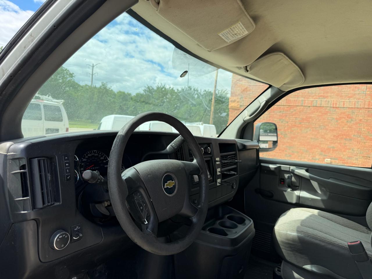 Chevrolet Express 3500 Cargo Extended 2011