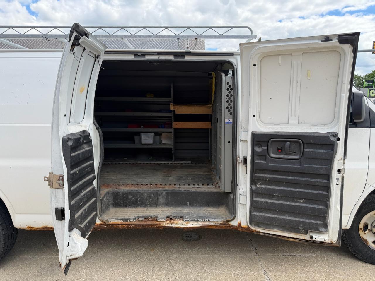Chevrolet Express 3500 Cargo Extended 2011
