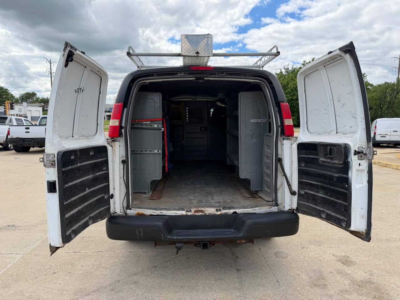 Chevrolet Express 3500 Cargo Extended 2011