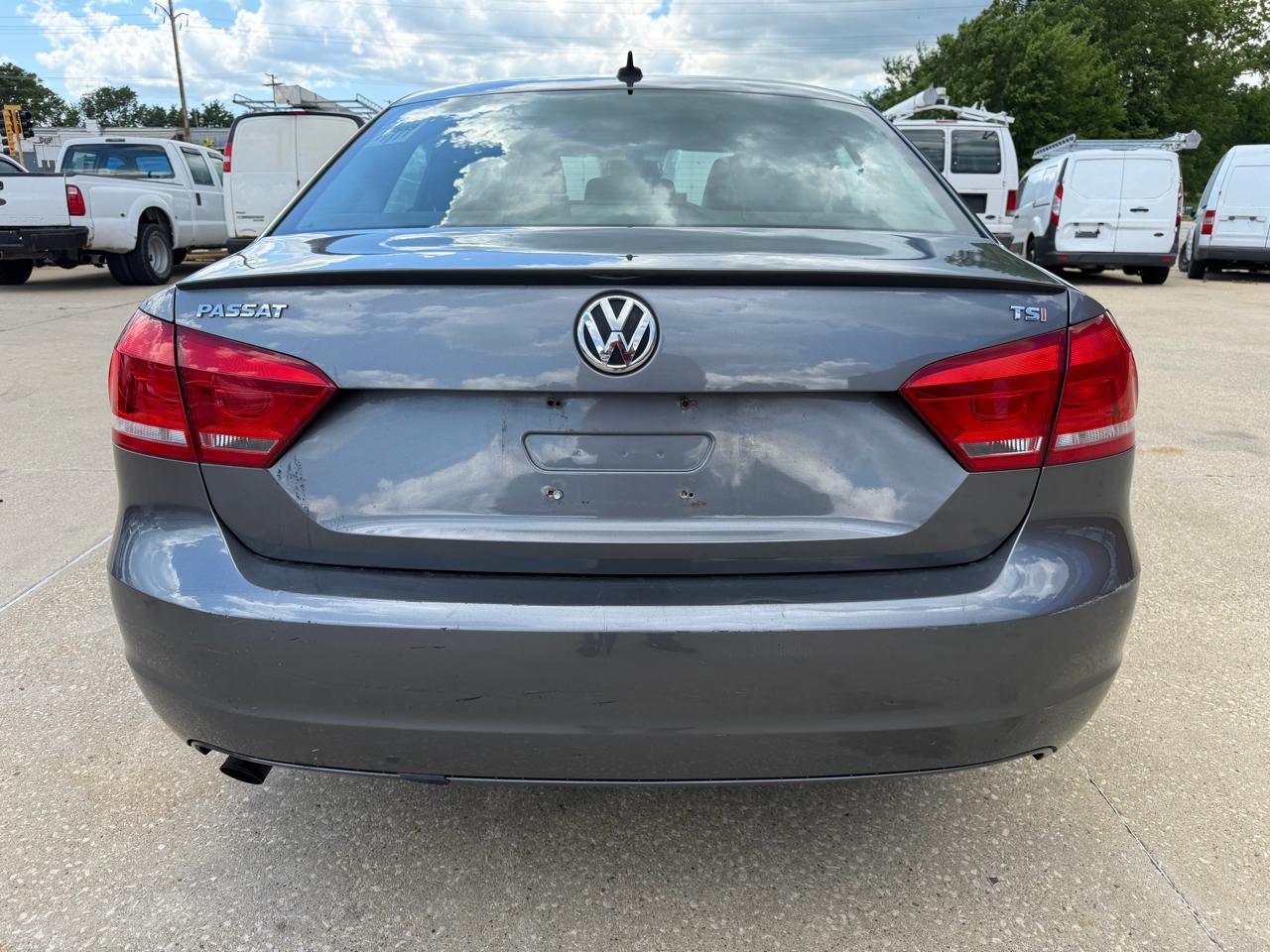 Volkswagen Passat 1.8T Wolfsburg AT 2014