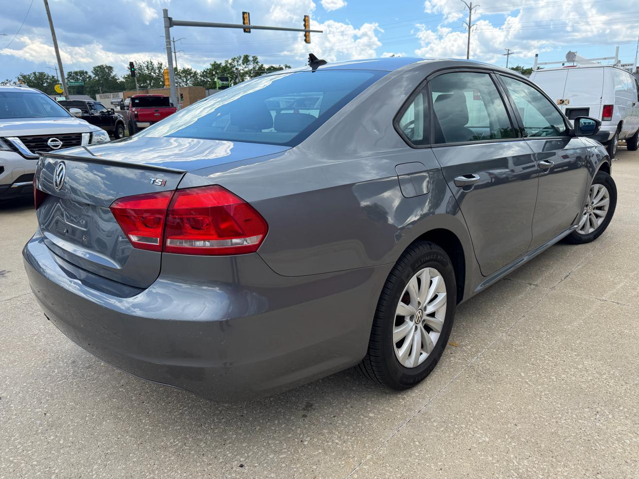 Volkswagen Passat 1.8T Wolfsburg AT 2014
