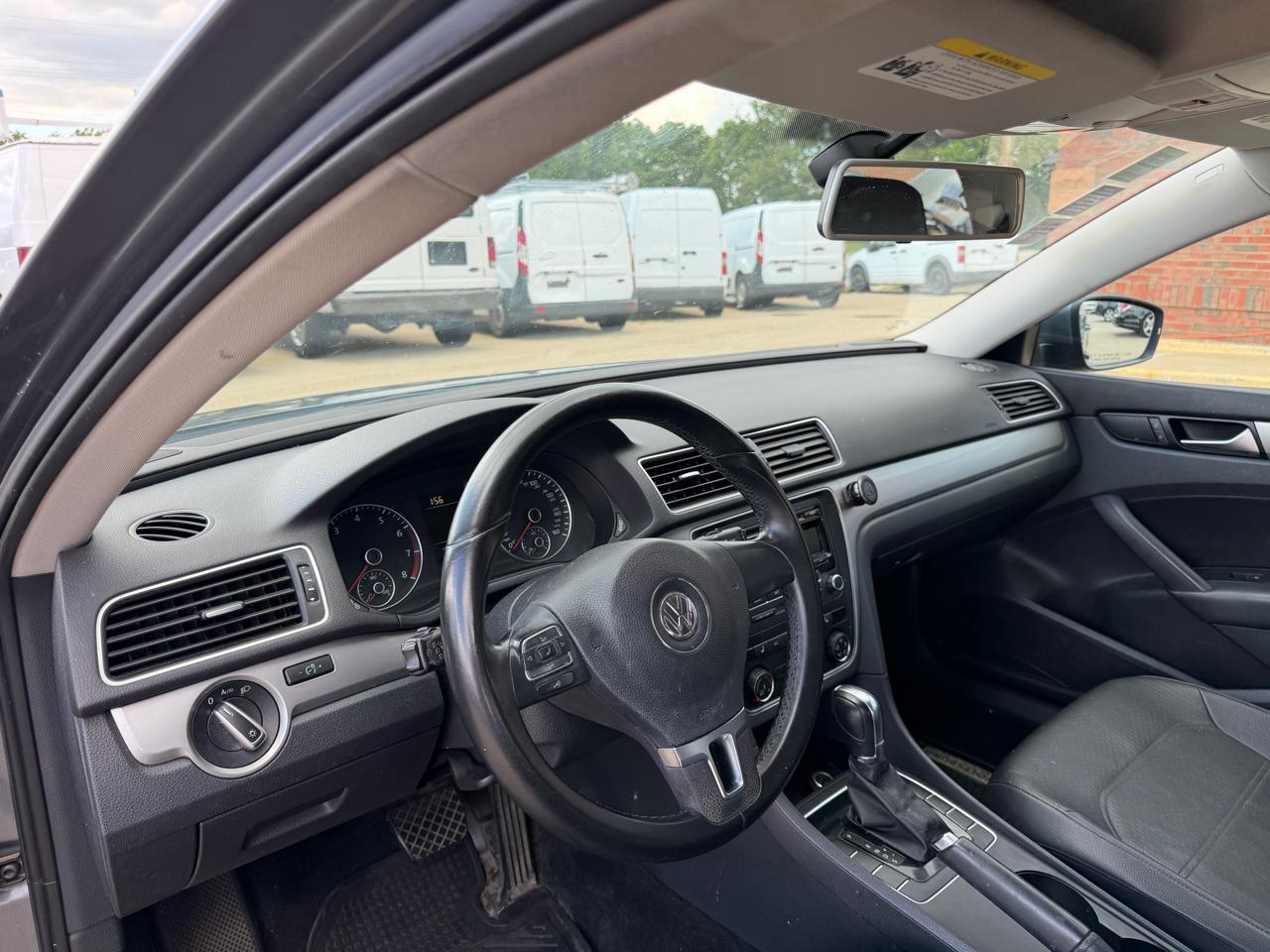 Volkswagen Passat 1.8T Wolfsburg AT 2014
