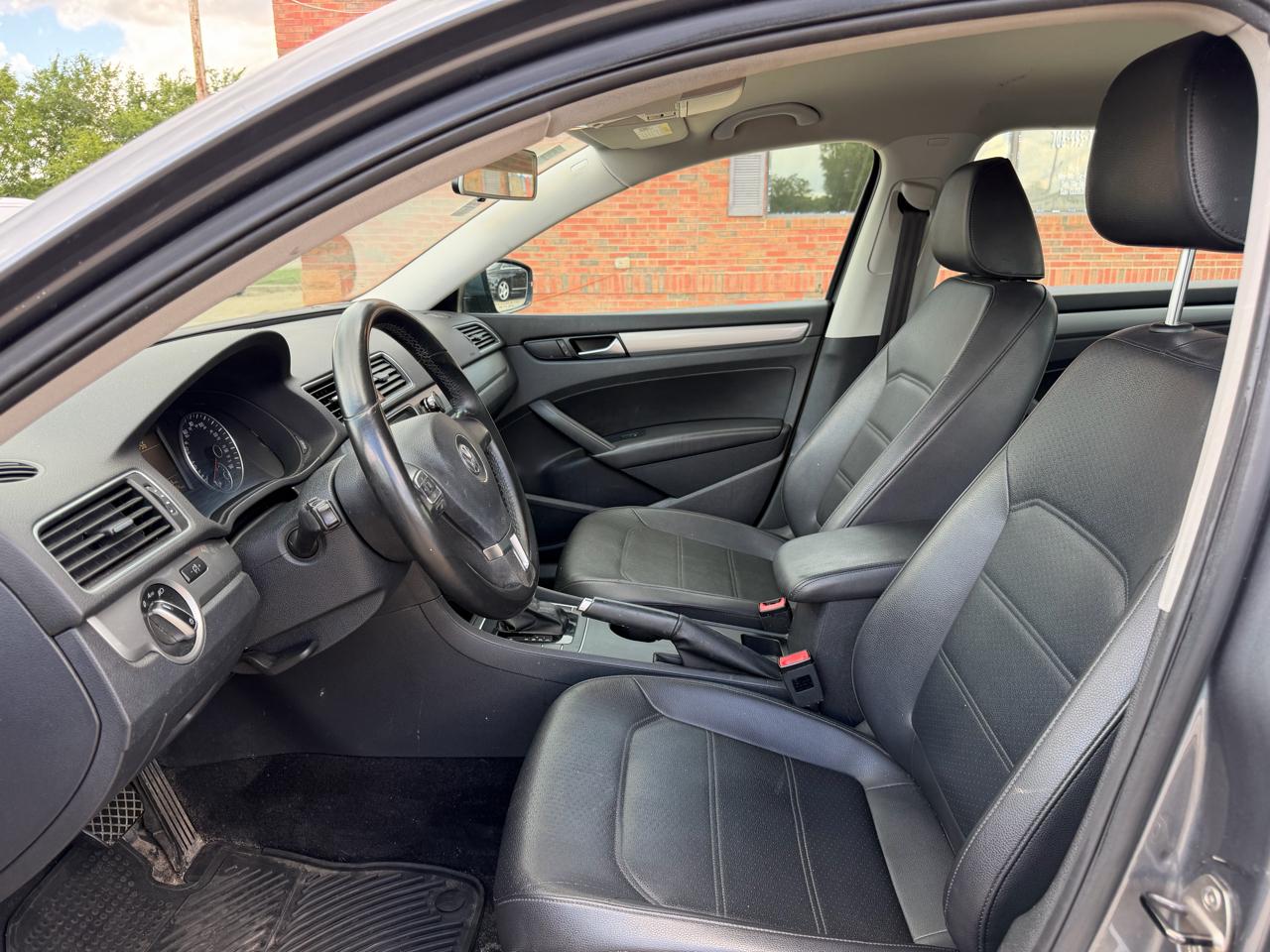 Volkswagen Passat 1.8T Wolfsburg AT 2014