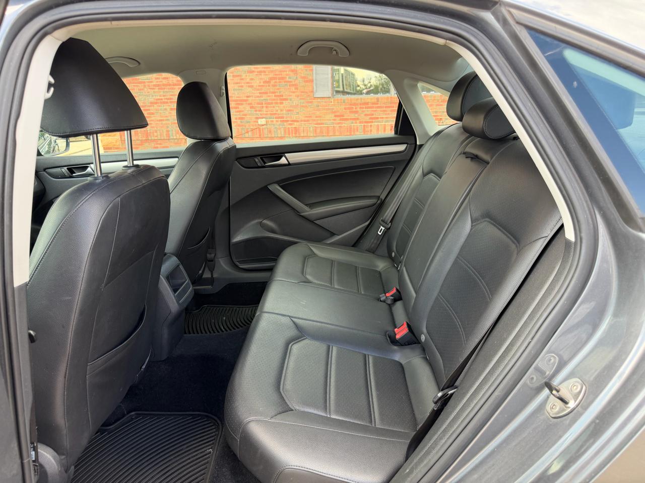 Volkswagen Passat 1.8T Wolfsburg AT 2014