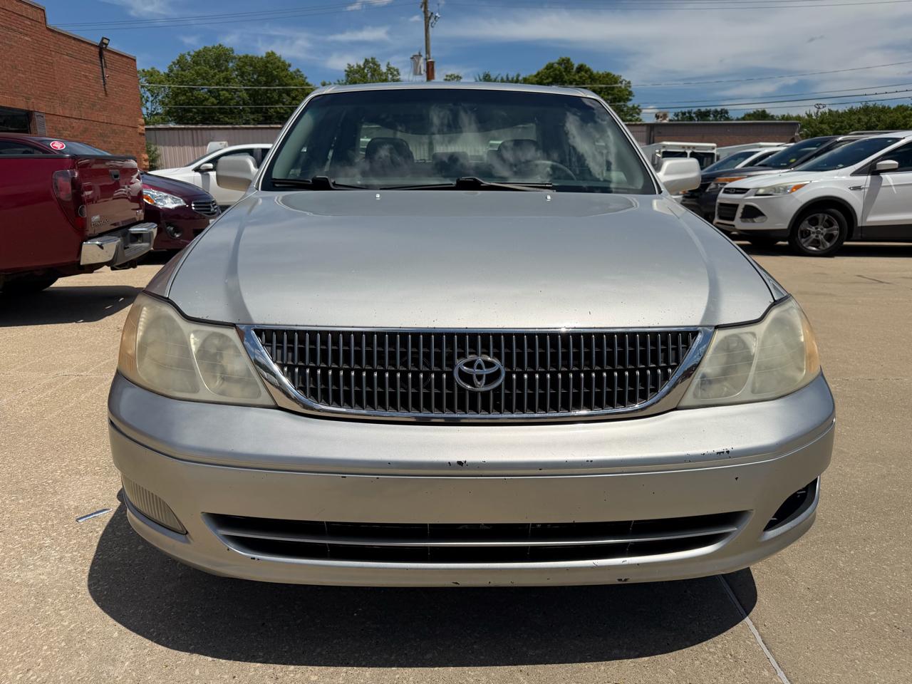 Toyota Avalon XL 2000