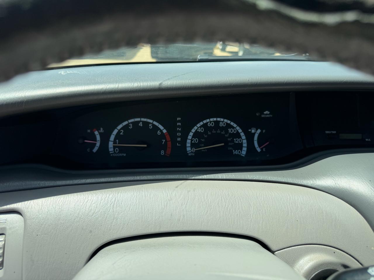 Toyota Avalon XL 2000