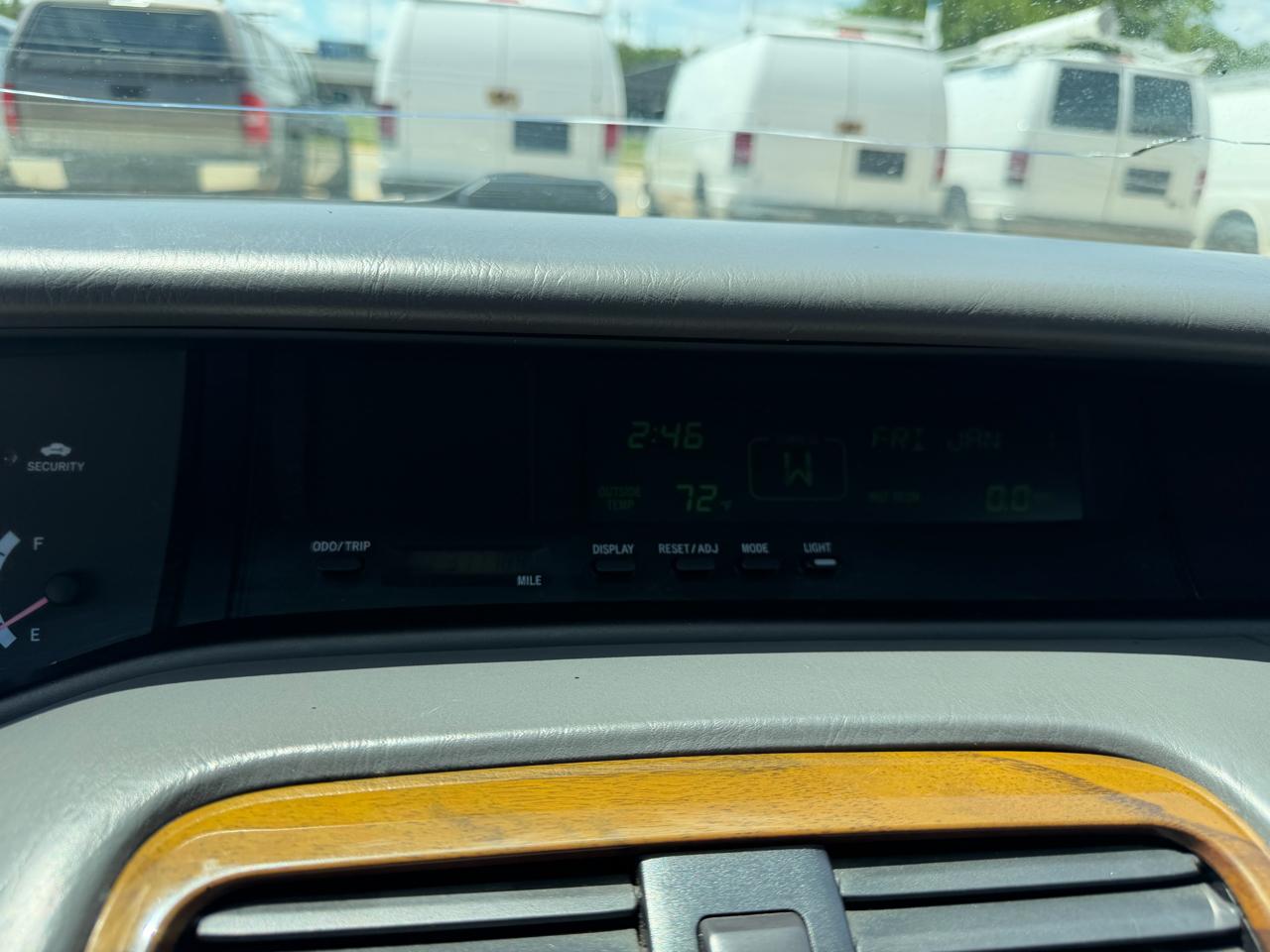 Toyota Avalon XL 2000