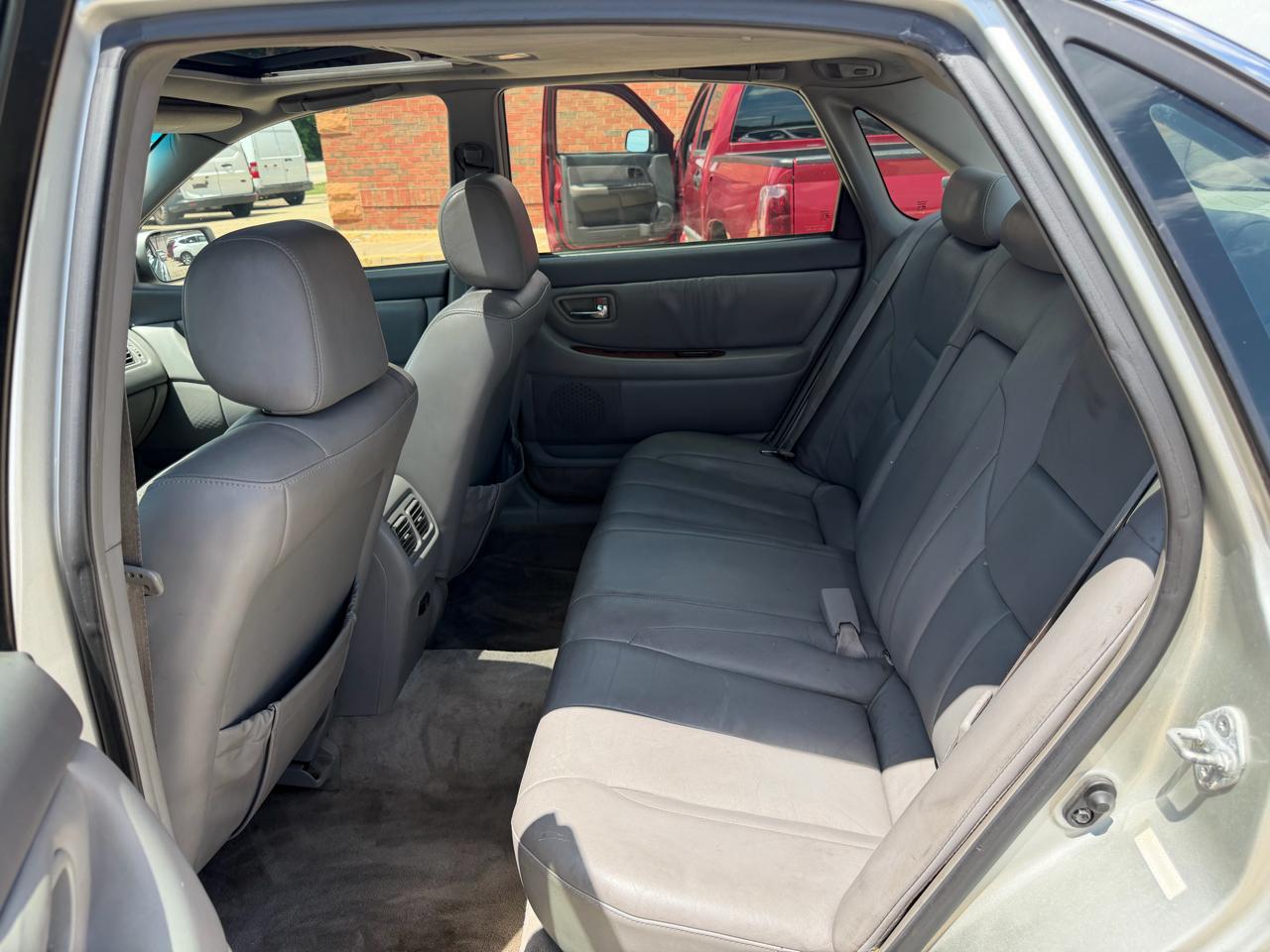 Toyota Avalon XL 2000