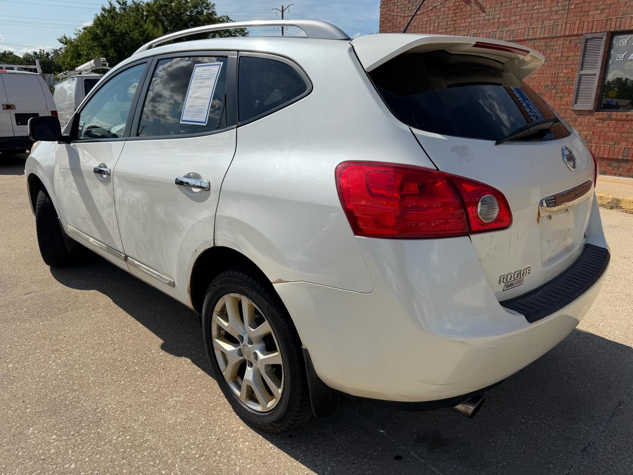 Nissan Rogue S AWD 2011