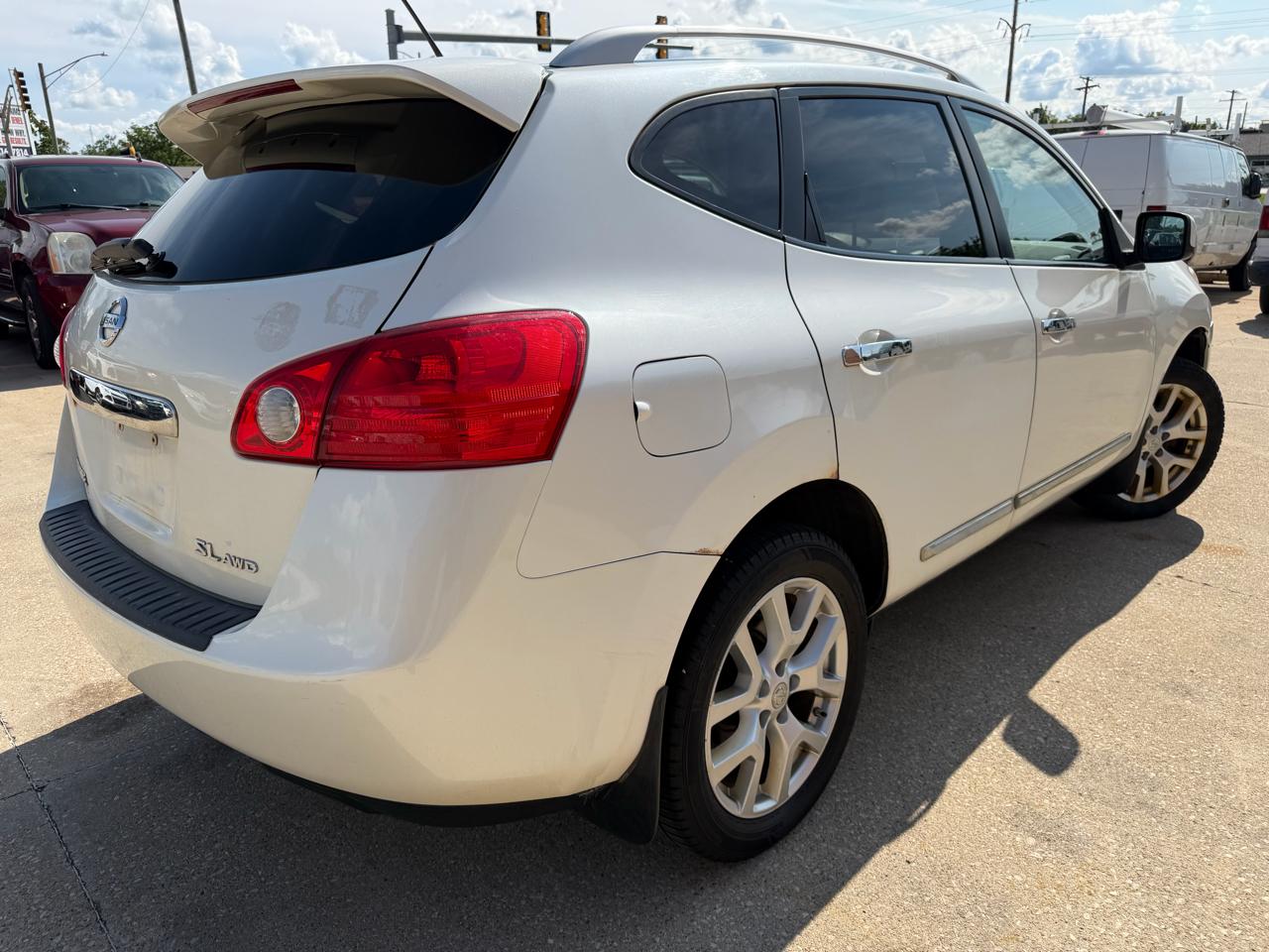 Nissan Rogue S AWD 2011