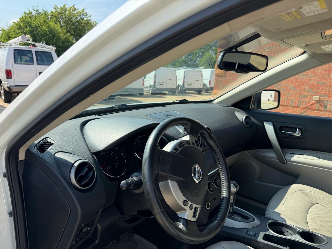 Nissan Rogue S AWD 2011
