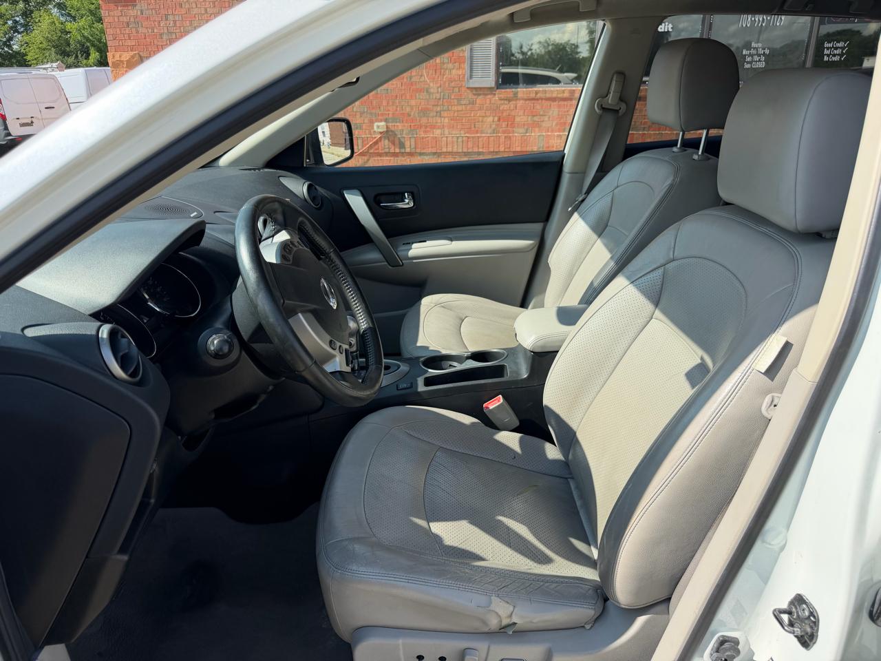 Nissan Rogue S AWD 2011