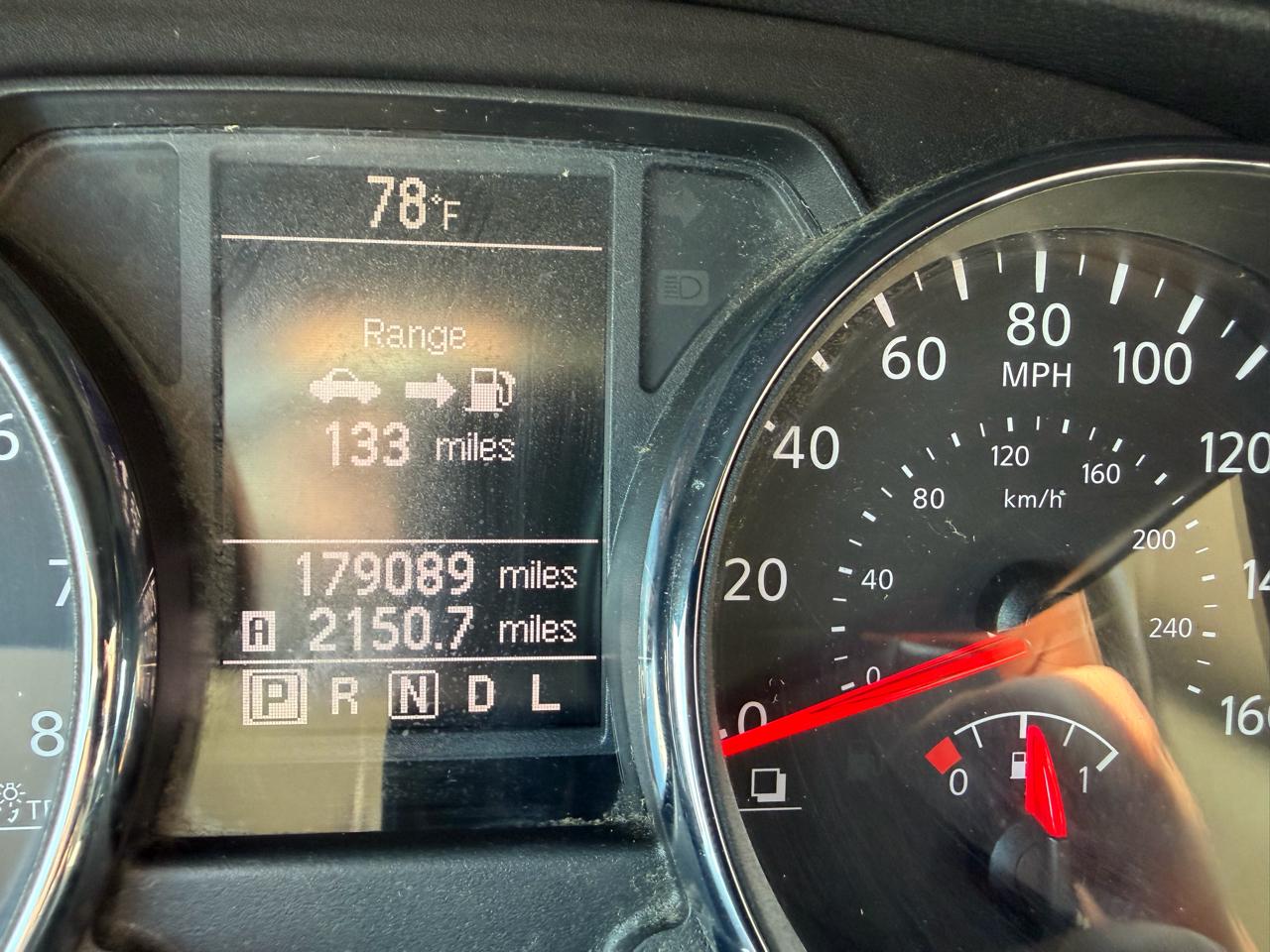 Nissan Rogue S AWD 2011