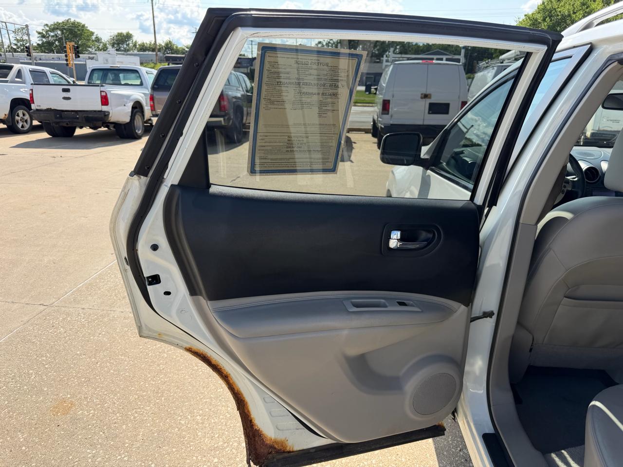 Nissan Rogue S AWD 2011