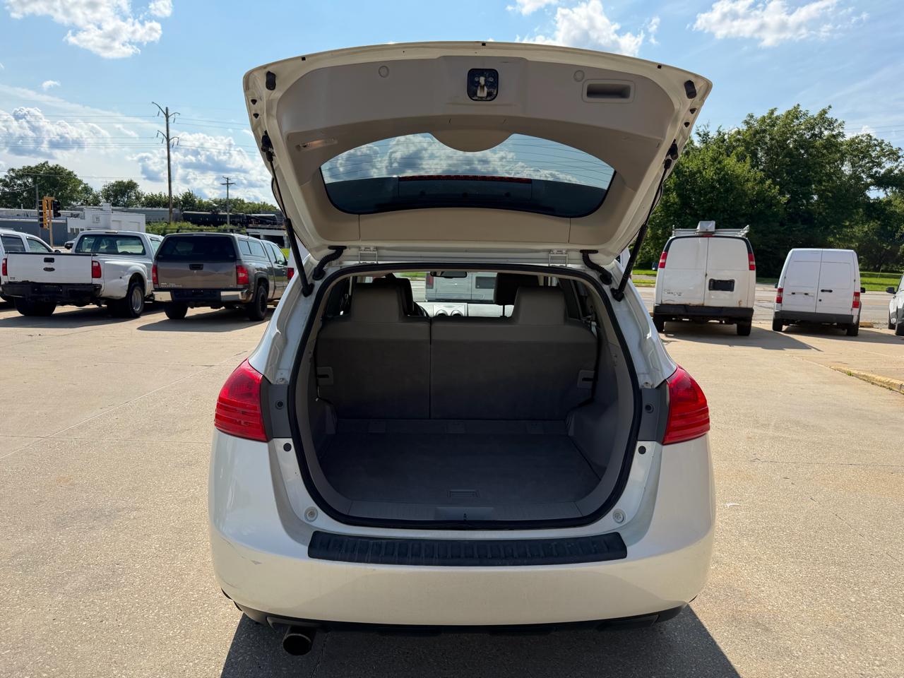 Nissan Rogue S AWD 2011