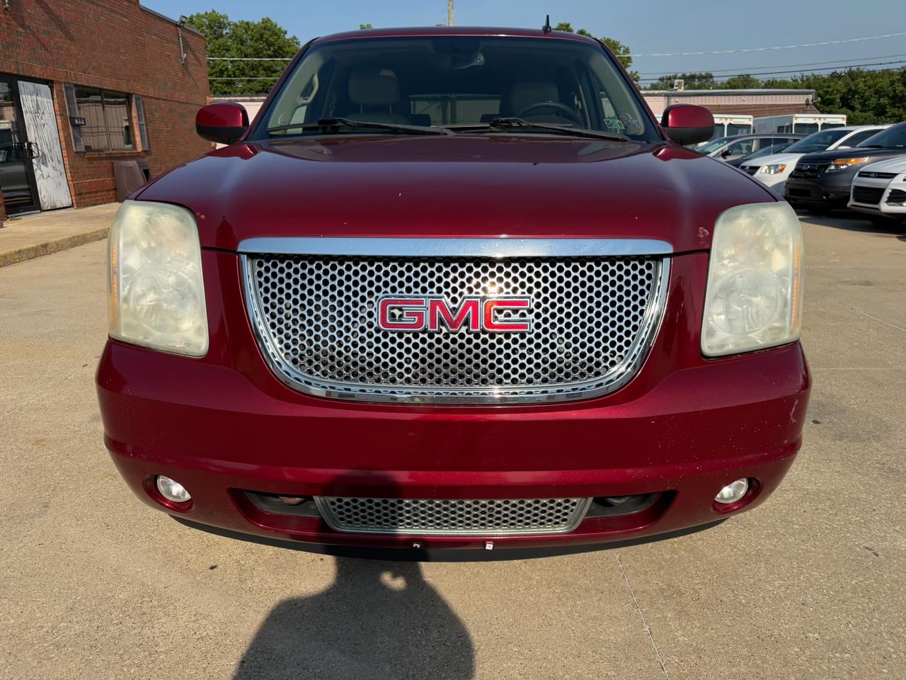 GMC Yukon Denali 4WD 2011