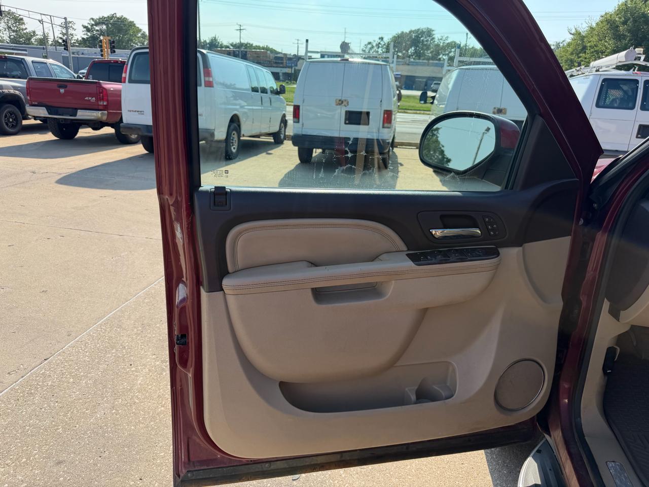 GMC Yukon Denali 4WD 2011