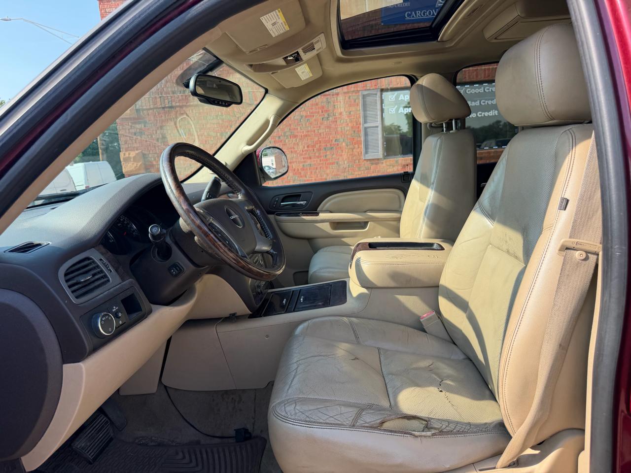 GMC Yukon Denali 4WD 2011