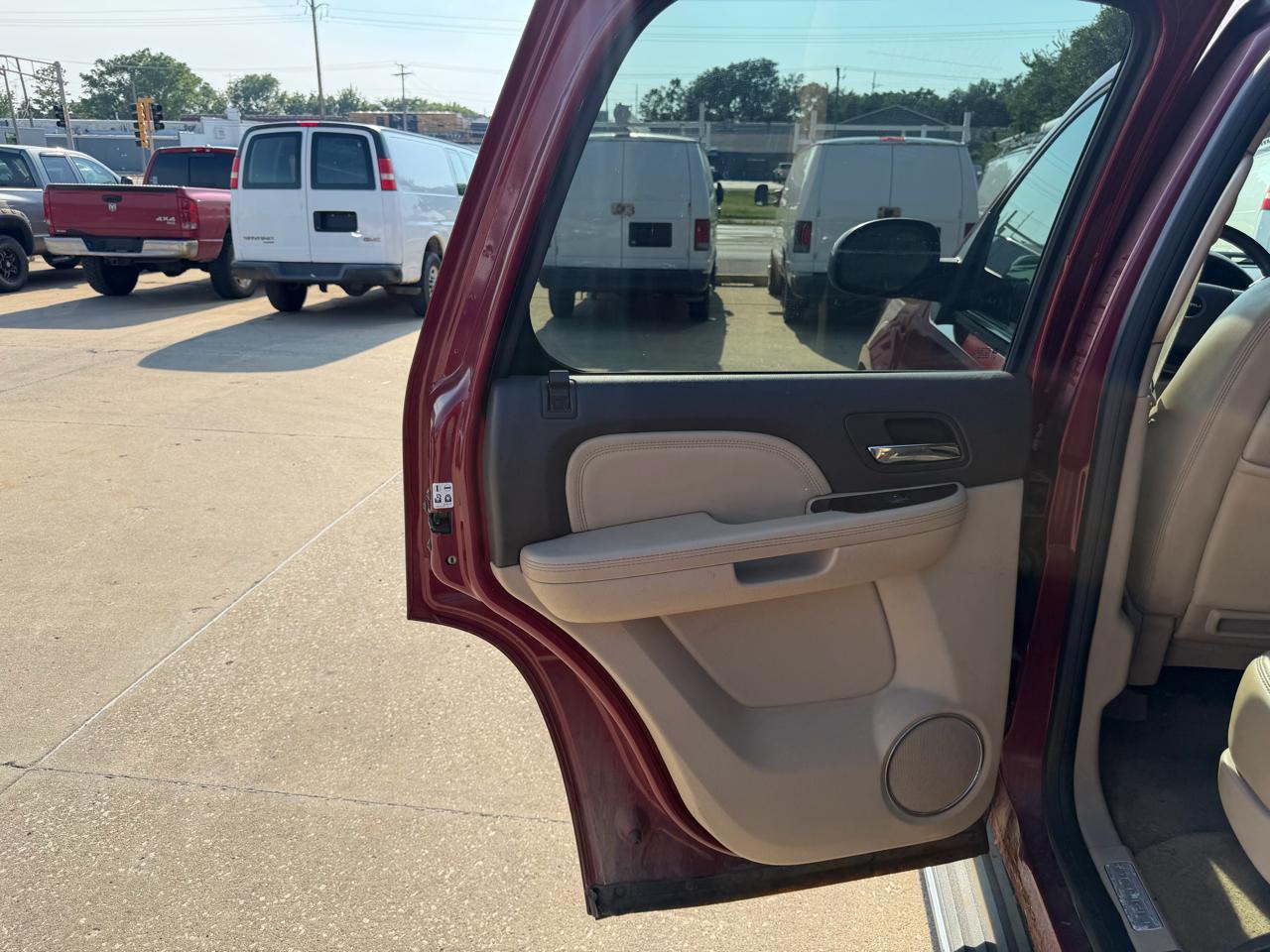 GMC Yukon Denali 4WD 2011