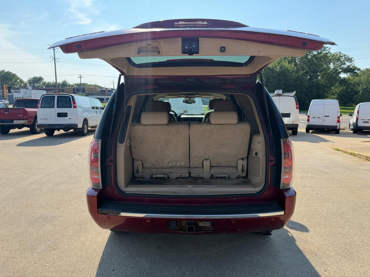 GMC Yukon Denali 4WD 2011
