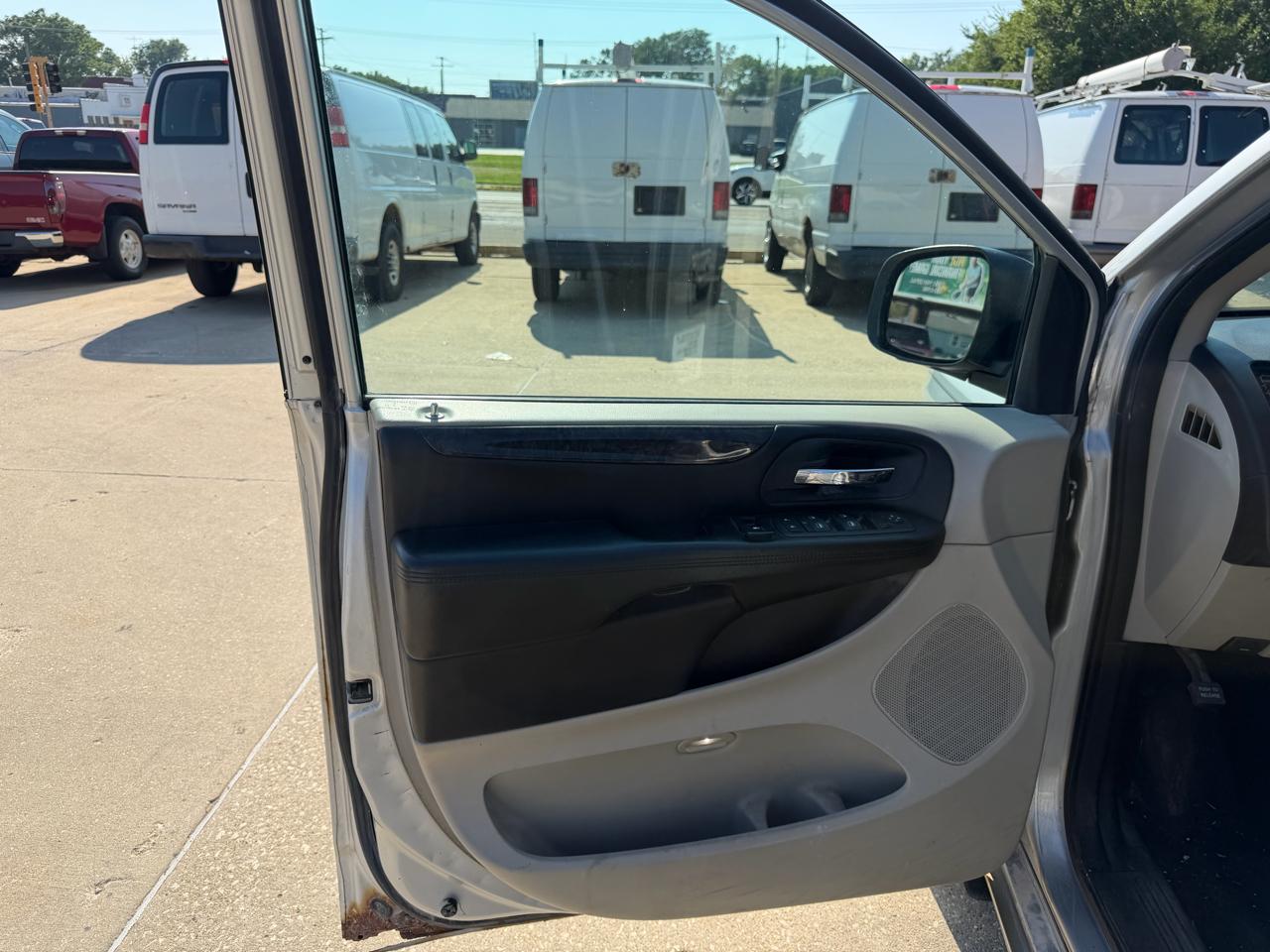 Dodge Grand Caravan Express 2011