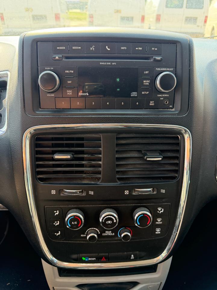 Dodge Grand Caravan Express 2011
