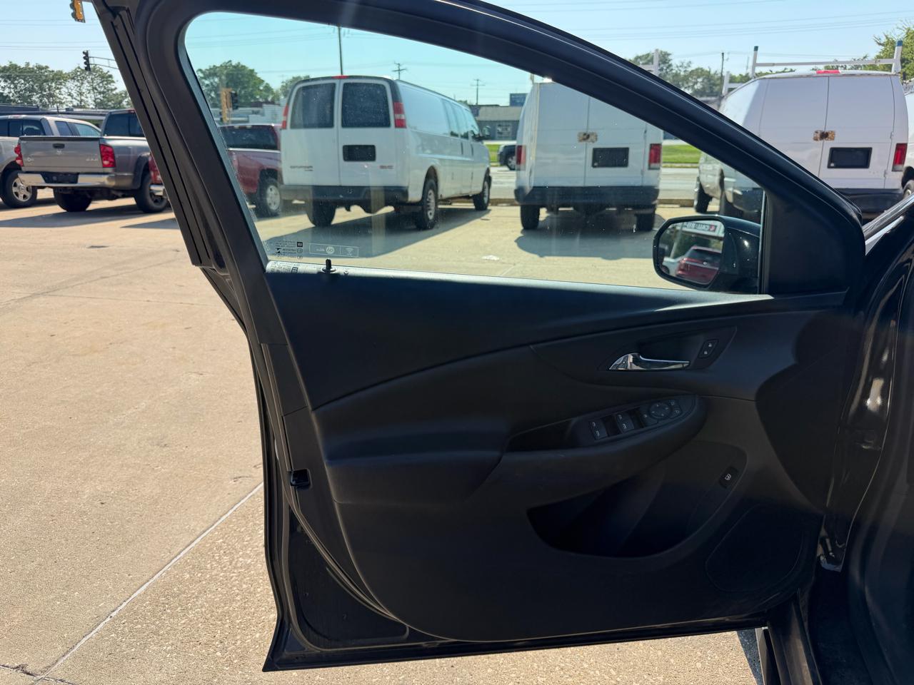 Chevrolet Volt LT w/ Standard Emission Package 2017