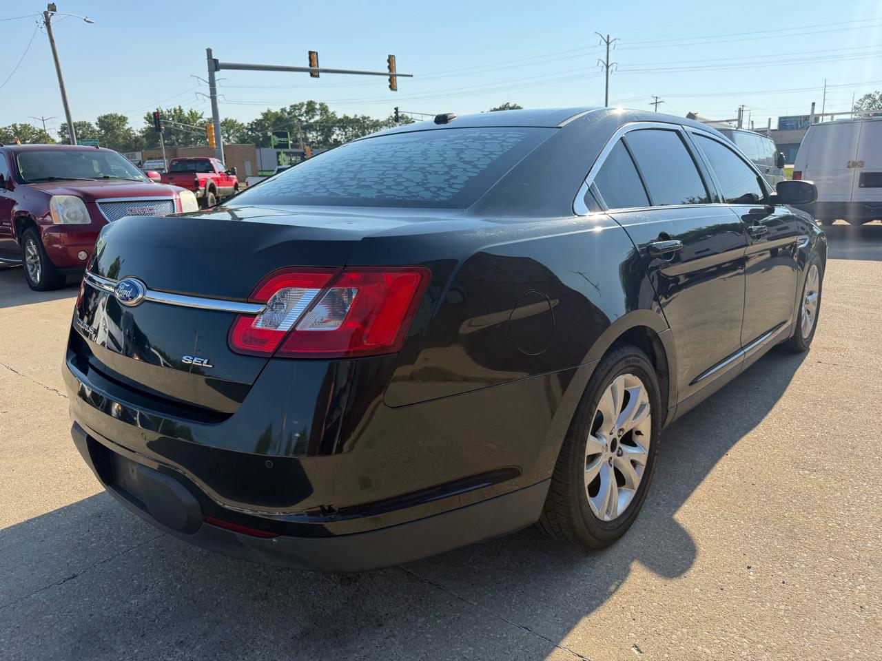 Ford Taurus SEL FWD 2012