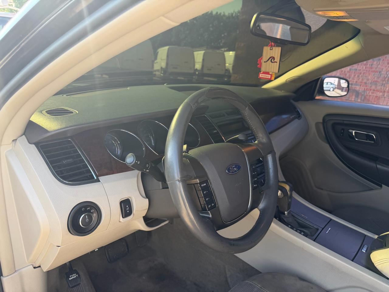 Ford Taurus SEL FWD 2012