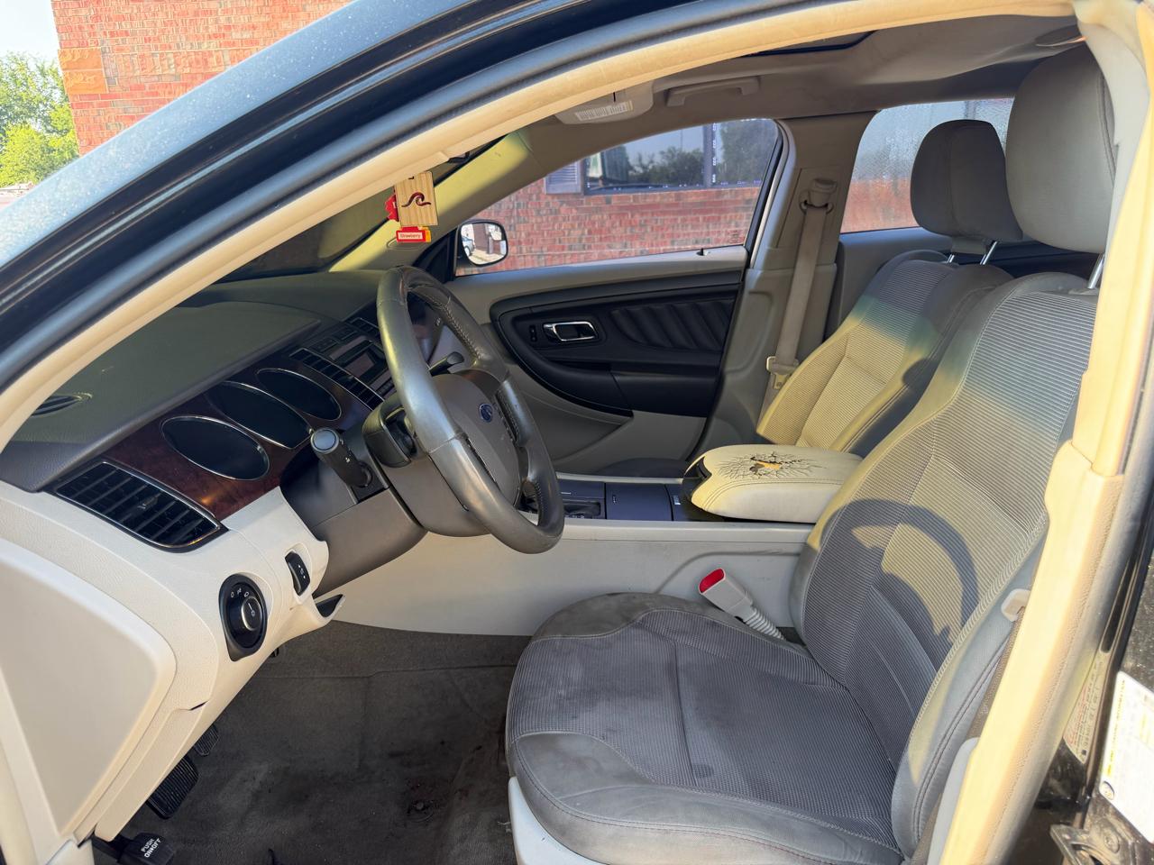 Ford Taurus SEL FWD 2012