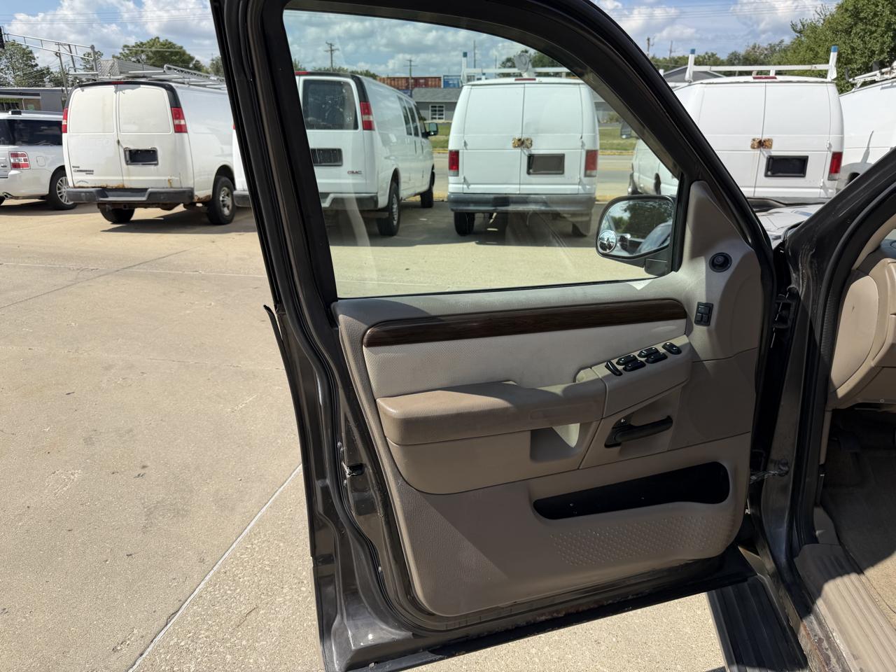 Ford Explorer Eddie Bauer 4.6L 4WD 2005