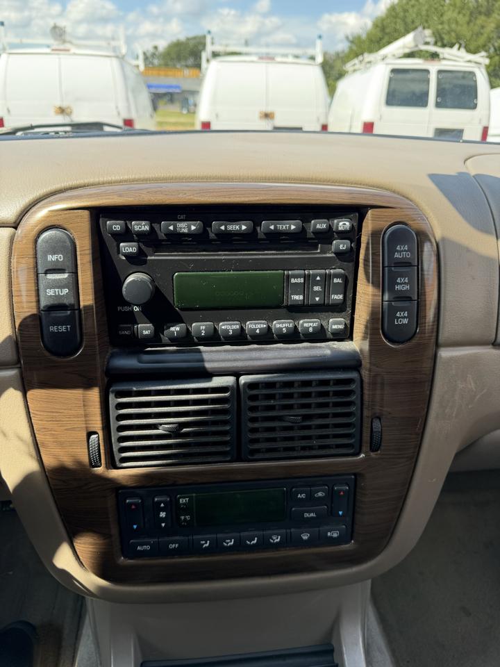 Ford Explorer Eddie Bauer 4.6L 4WD 2005