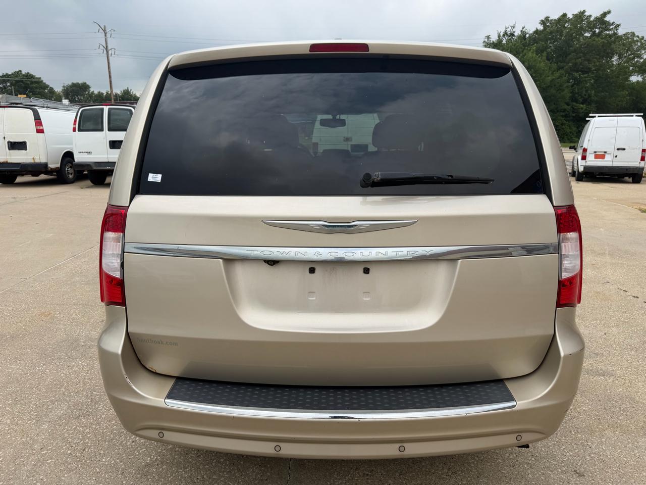 Chrysler Town & Country Touring-L 2013