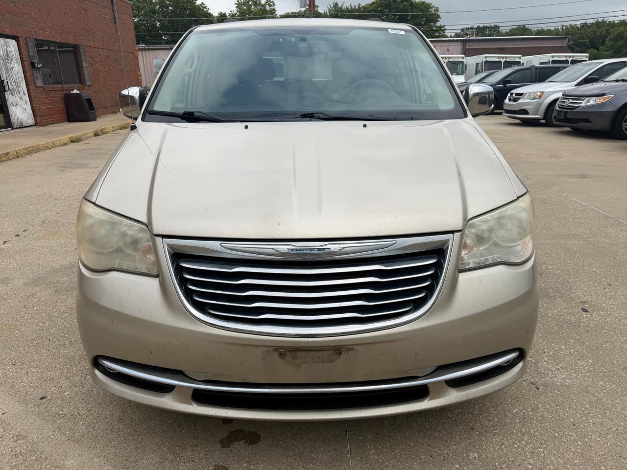 Chrysler Town & Country Touring-L 2013