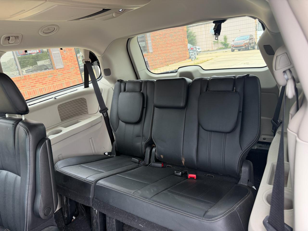 Chrysler Town & Country Touring-L 2013