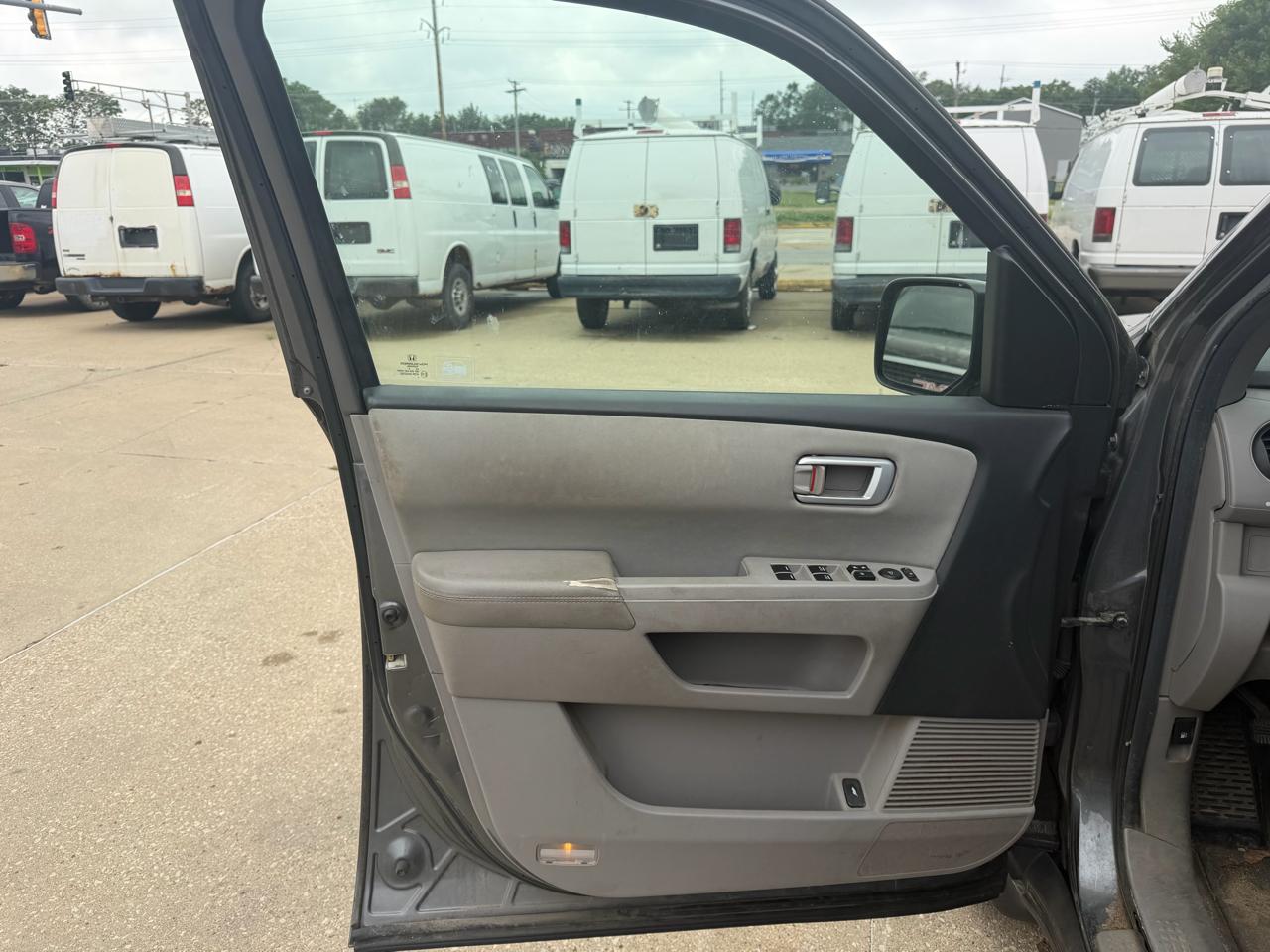 Honda Pilot LX 4WD 5-Spd AT 2012