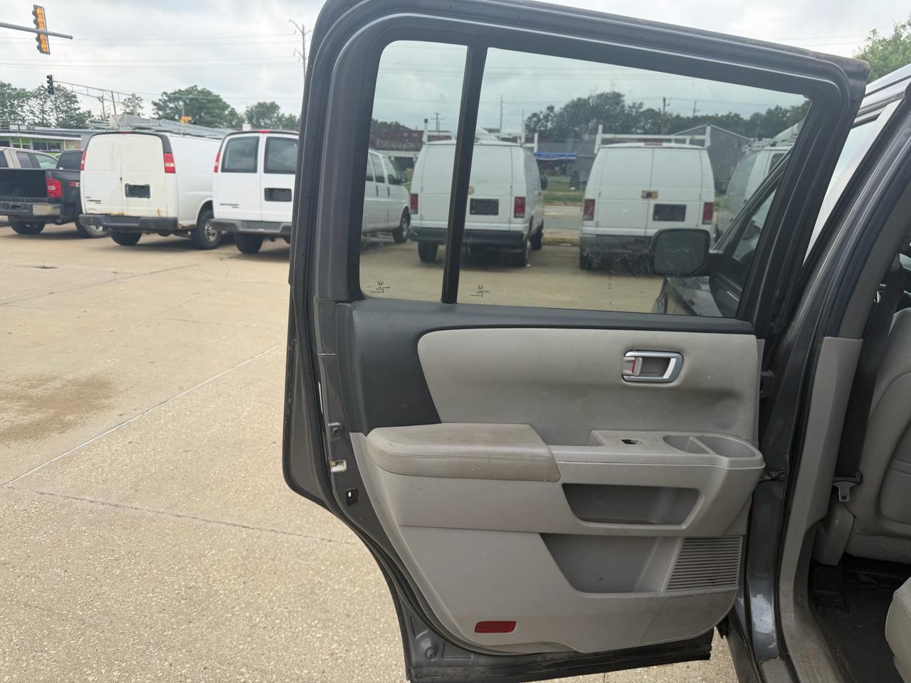Honda Pilot LX 4WD 5-Spd AT 2012