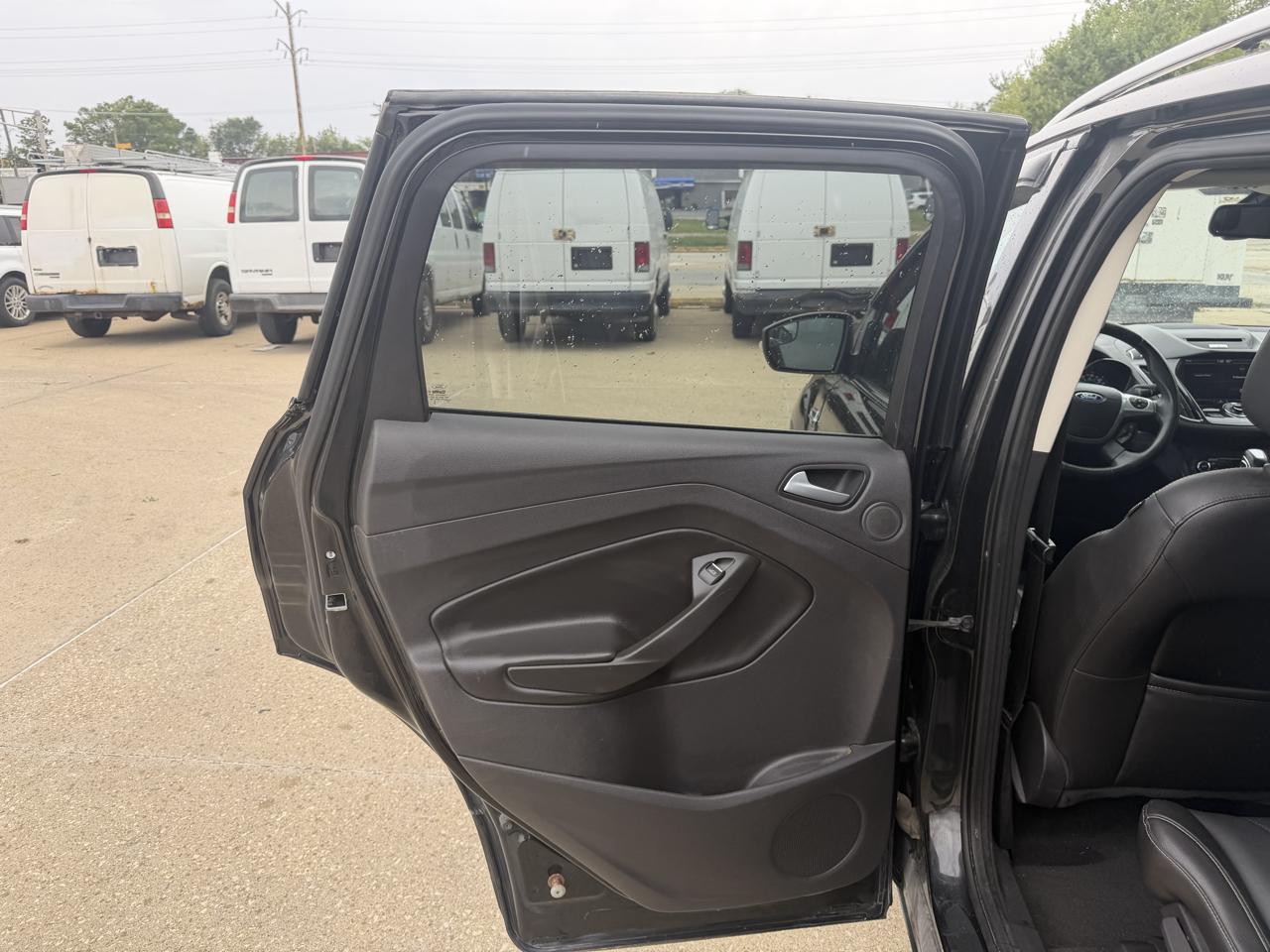Ford Escape Titanium 4WD 2013