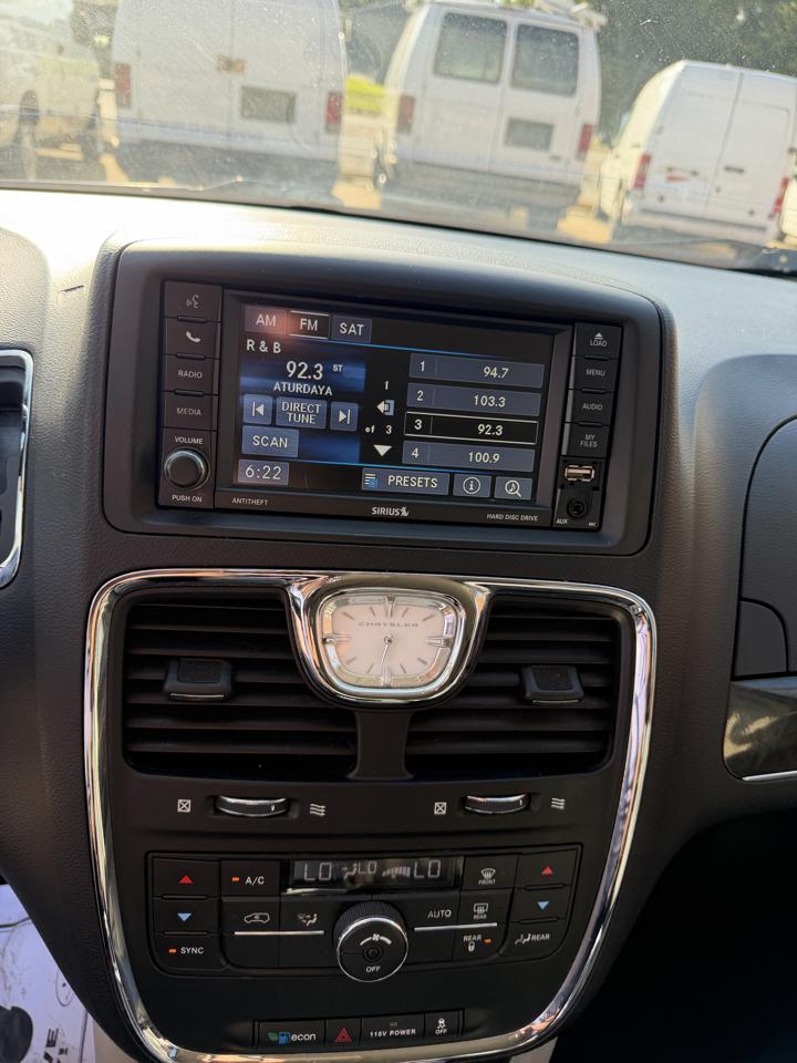 Chrysler Town & Country Touring 2016